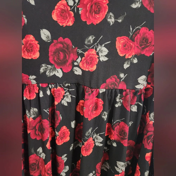 Torrid Black and Red Floral Blouse - Picture 5 of 13